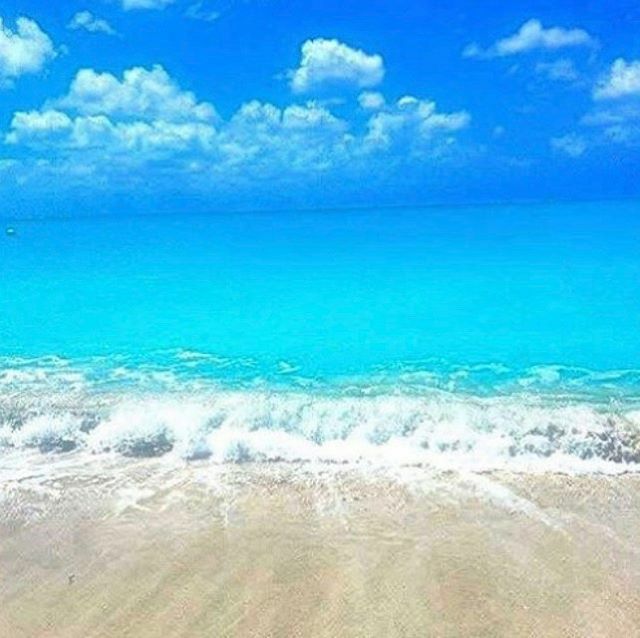 BahamasMarinas's tweet photo. This is...The Bahamas! Can it get anymore beautiful? #happyfanfotofriday!
Photo by IG @astrid_tchak. #bahamas #bahamasmarinas #beachea https://t.co/Id7SCrF2G7 https://t.co/DJiJjE2GQT