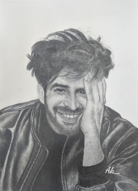 abhay1597's tweet photo. Teri zulfon se chanti aati bulb ki roshni ko dekh aaisa laga ... jaise kisi jharoke se chaand jhaank raha ho #KartikAaryan  #aakashvani #PatiPatniAurWoh 
Wishing Belated Happiest birthday 🎂 https://t.co/ITybwCIdSl