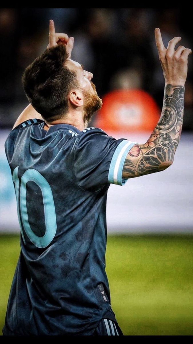 — 'Messi no es nada sin Ronaldinho'. 
— 'Messi no es nada sin Xavi'. 
— 'Messi no es nada sin Iniesta'. 
— 'Messi no es nada sin Neymar'. 

▬ En el futuro diremos:'El fútbol no es nada SIN MESSI'.