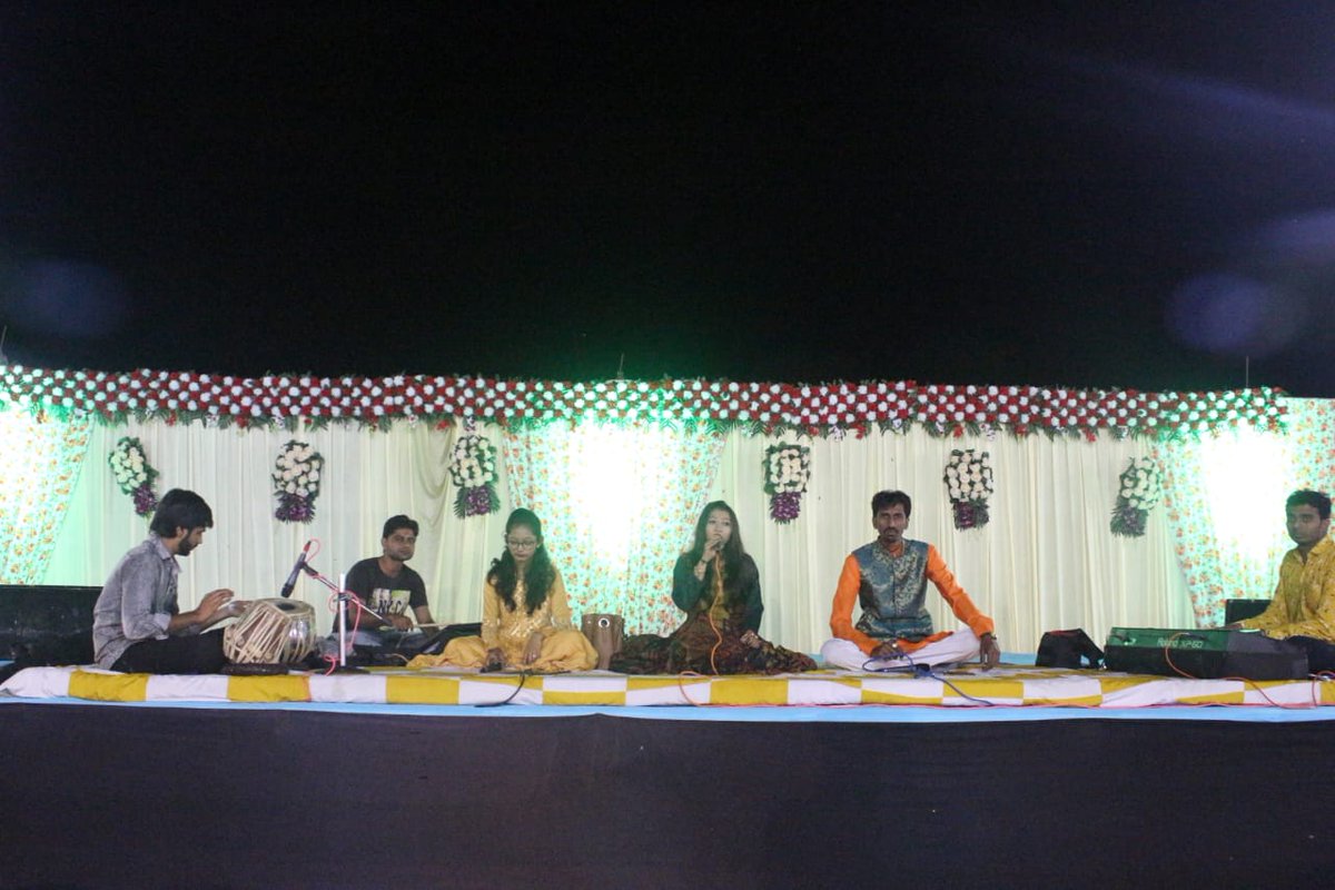 OfficialYogita's tweet photo. 21/11/2019 WEDDING SONG AT #SALVA (KHAMBHA) ORGANISED BY #VASANI_FAMILY
#THNXS #KRISHNA_CATERS
MARRIAGE FUNCTION
JAY KHODIYAR TO ALL.. https://t.co/2psmpr8rma https://t.co/FqMap0JlXF