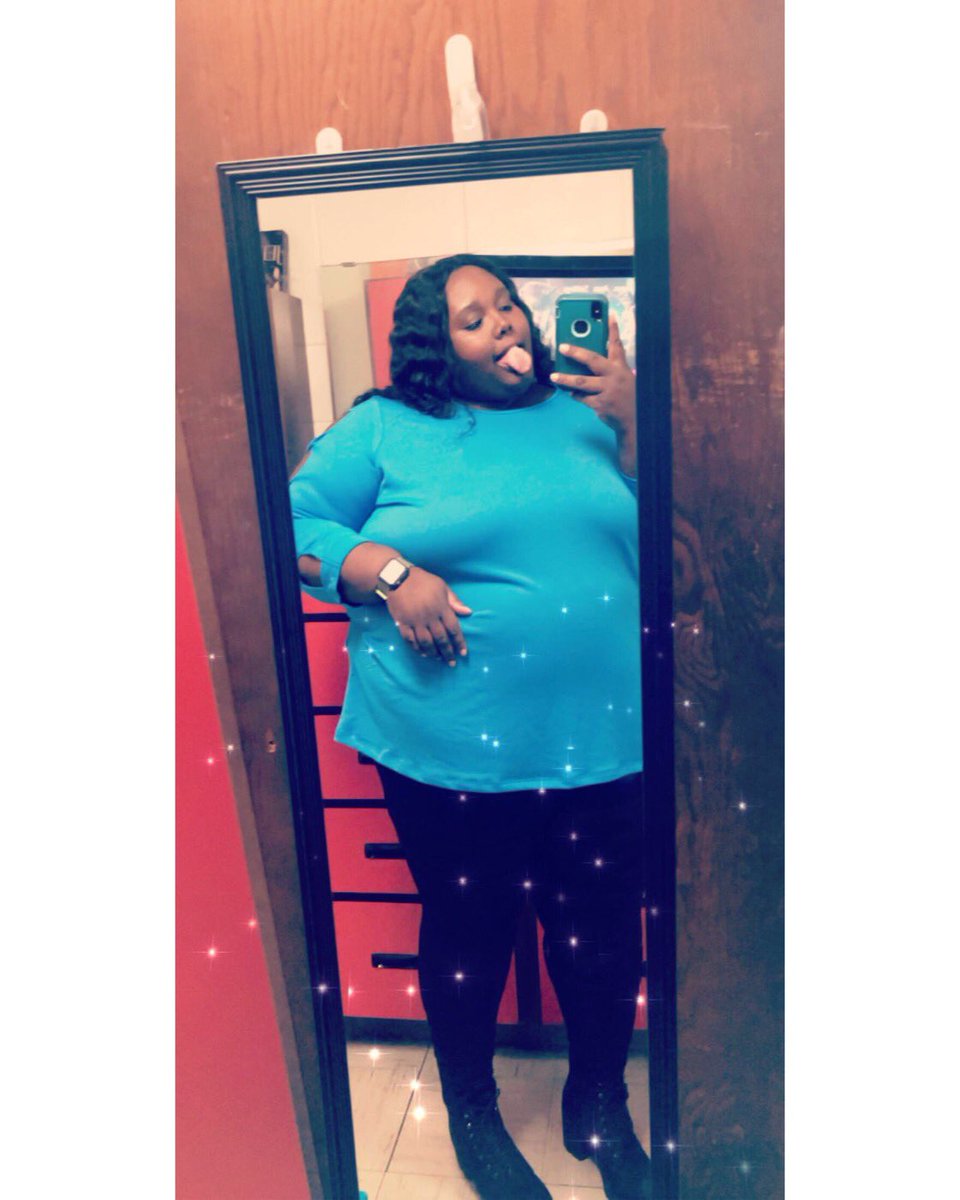 bigfine_dime's tweet photo. I heard it was #bigfinefriday 🥵😍
#naturalhair #naturalista #NaturalHairTwitter #skinglowin #frogrowin #bigfinehive #sewin #protectivestyles #BigGirlTwitter #FatGirlTwitter https://t.co/crrQRabHoC