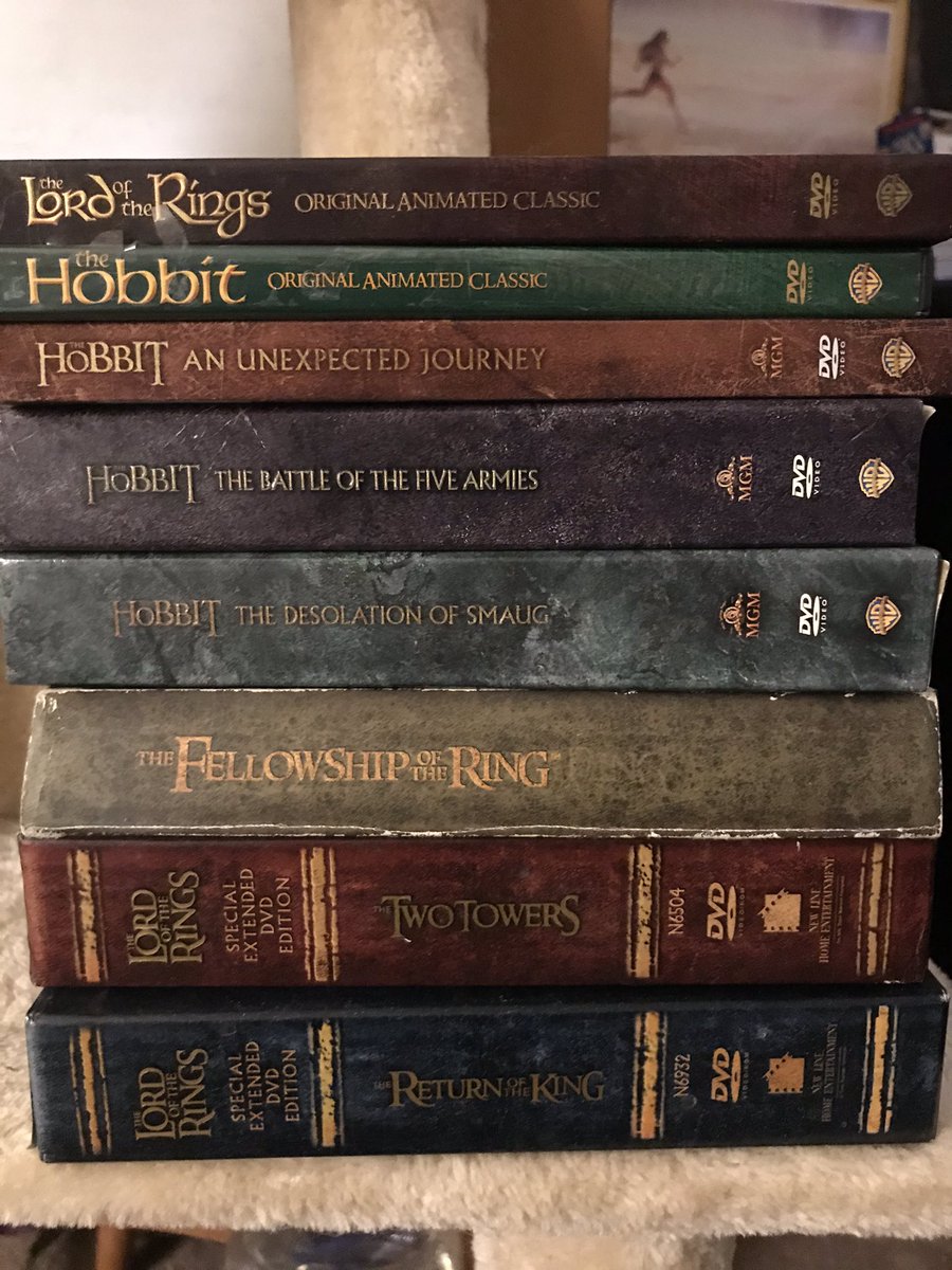 ilylizard's tweet photo. Get a man who will marathon all of the #LordOfTheRings movies with you 😘@nickseckler https://t.co/WKejPIA7Ii