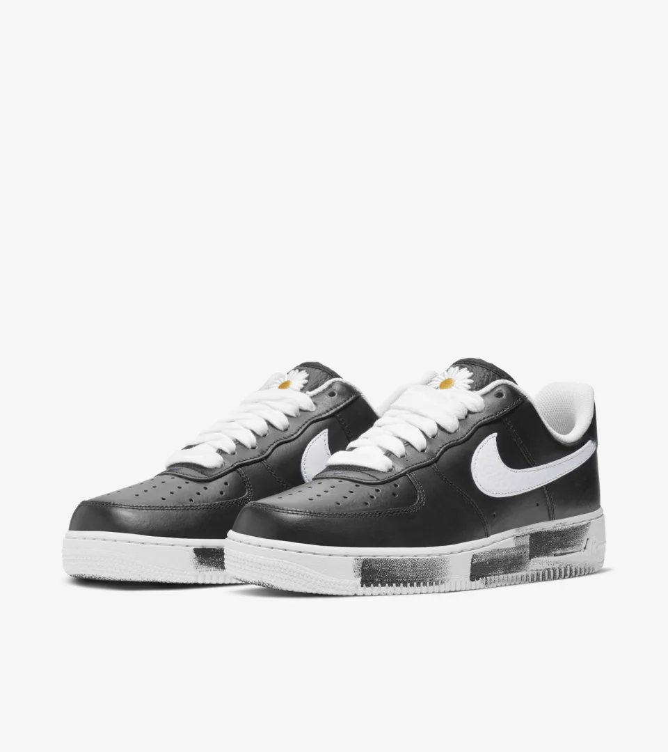 RetailorResell's tweet photo. Item: Nike Air Force 1 G-Dragon "PEACEMINUSONE"
Price: $200
Resell:✅(High)
Resell Price: $335-$500+
Releases Tomorrow on SNKRS US and Footlocker @ 10AM EST.
Focus on Smaller Sizes, mainly 4-8.5. GOOD LUCK! https://t.co/HjYxvJRpwT