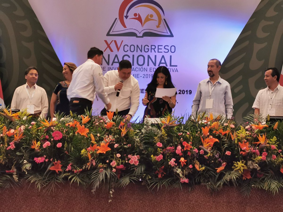 aleydagatell's tweet photo. Mucho éxito en la encomienda que viene Doctor.
Qué gusto saludarlo y gracias por tan agradable charla. #COMIE2019 #XVCNIE
@Germnlvarez https://t.co/3bCwTARP4V