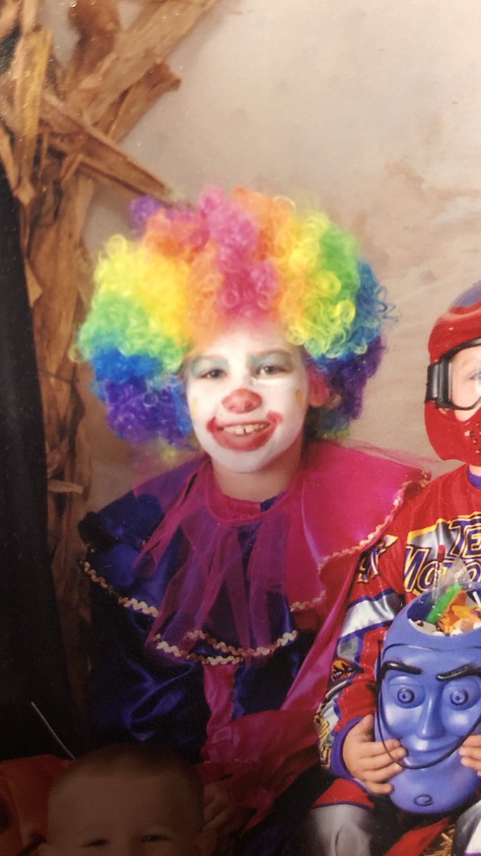 swieg21's tweet photo. Telling my kids that this is Pennywise https://t.co/rZUOT8L0SB