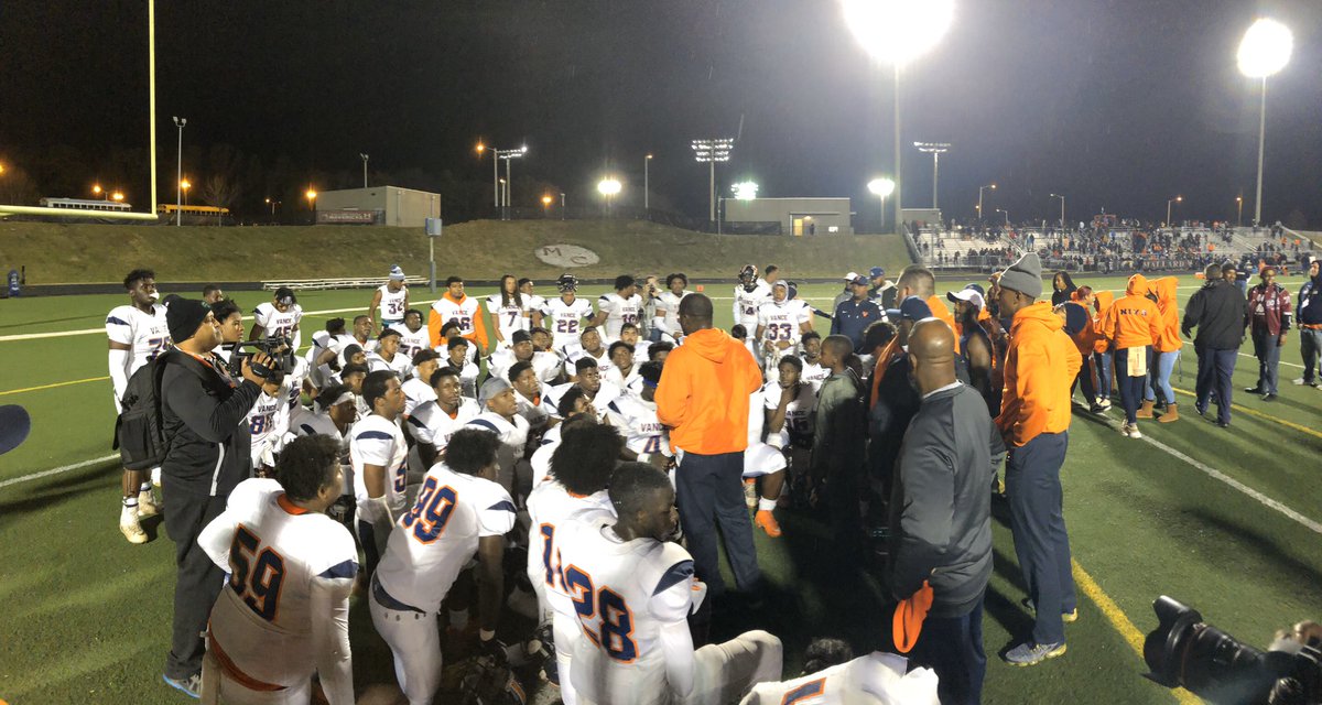 JoeyCameraguy's tweet photo. Final
Vance 13
Mallard Creek 7 @wsoctv @WSOCTVSports #HSFE https://t.co/12EqL889tn