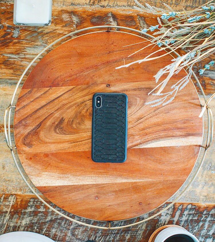 Michael_Louis_'s tweet image. Keep it simple. #BlackPythonCase (Photo by @jasontuno) 
#MichaelLouis