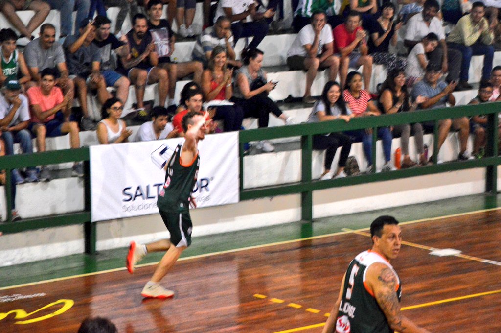 TribunoBasquet's tweet photo. #TFB Sextoooooo al hilo para el @TribunoBasquet que superó a @nicavelanedasgo 99-70 tras un partidazo en el Complejo Nicolás Vitale. #Elequipodelbarrio #VamosTBB https://t.co/k9Zk9lBRZX