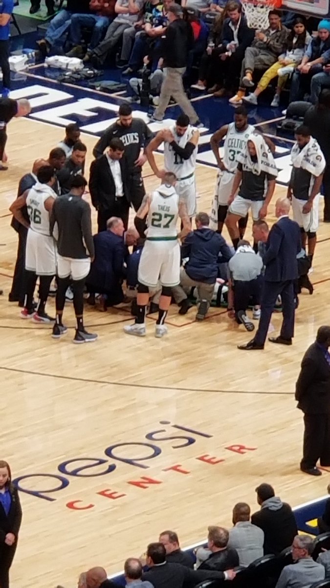 rogeliobroker's tweet photo. Praying Walker's gonna come out ok. #nuggetsfan #BOSvsDEN https://t.co/yxkNF6uHbt
