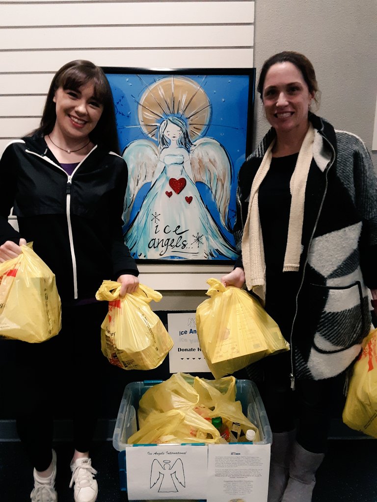kristinalachaga's tweet photo. Help change someone's life this Thanksgiving! 🤗 so happy to help support my rink's #IceAngels Thanksgiving food drive for our local Food Pantry! ❄️⛸️🥰 Pick up a few extra cans of food & drop them off at your local food pantry/grocery store 💞 #TheGirlWithTheBigPinkHeart ™ 💖 https://t.co/ze1umFDRAg