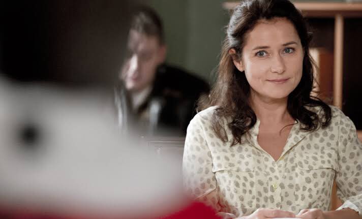 Happy birthday Sidse Babett Knudsen. Her beautiful, radiant presence charmed me when I saw L hermine. 