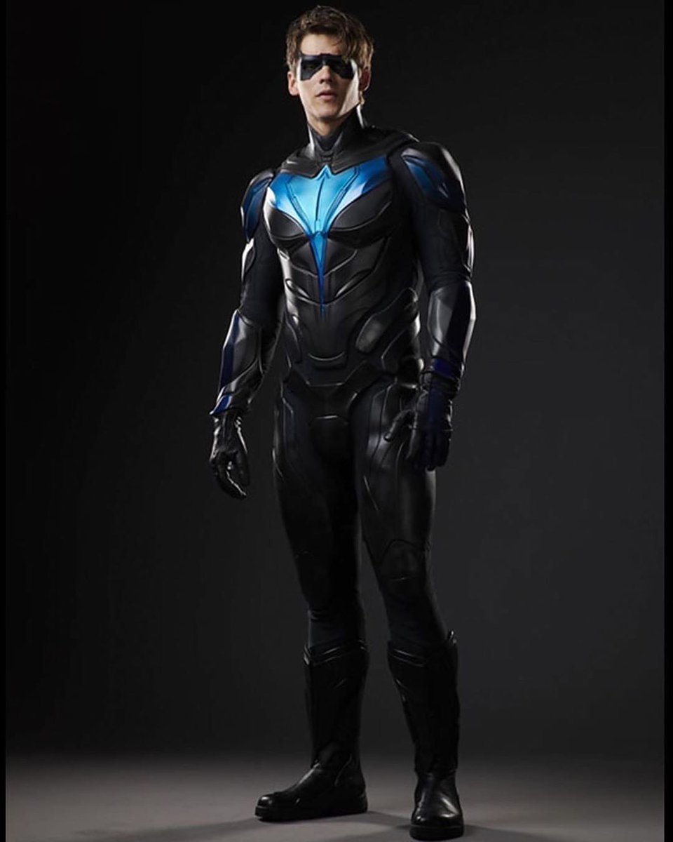 DCFUnited's tweet photo. NIGHTWING #DCUTITANS https://t.co/jHSjgyXBia