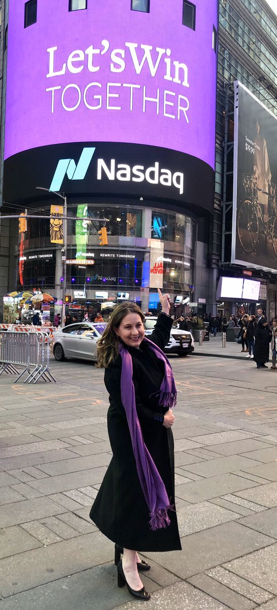 What a way to end a very special week— @letswinpc ringing the @Nasdaq closing 🔔 in honor of #PancreaticCancerAwarenessDay along with @lustgartenfdn and @PanCancerCanada and our supporters!