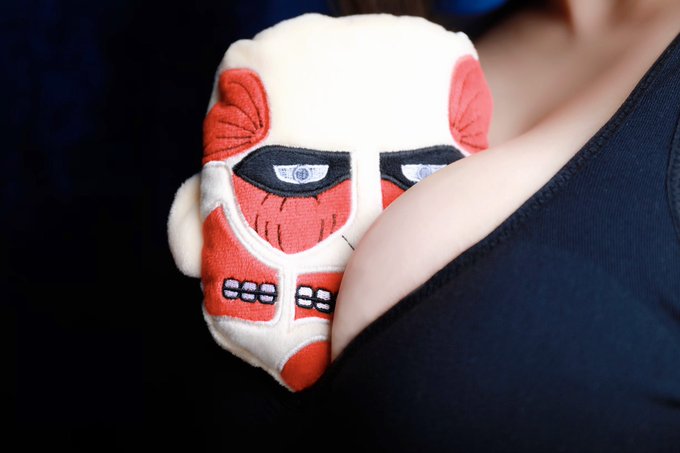 乳の中から巨人が ？  I&rsquo;ll break your wall maria with my colossal titan😏 https://t.co/FrHuE09HiX