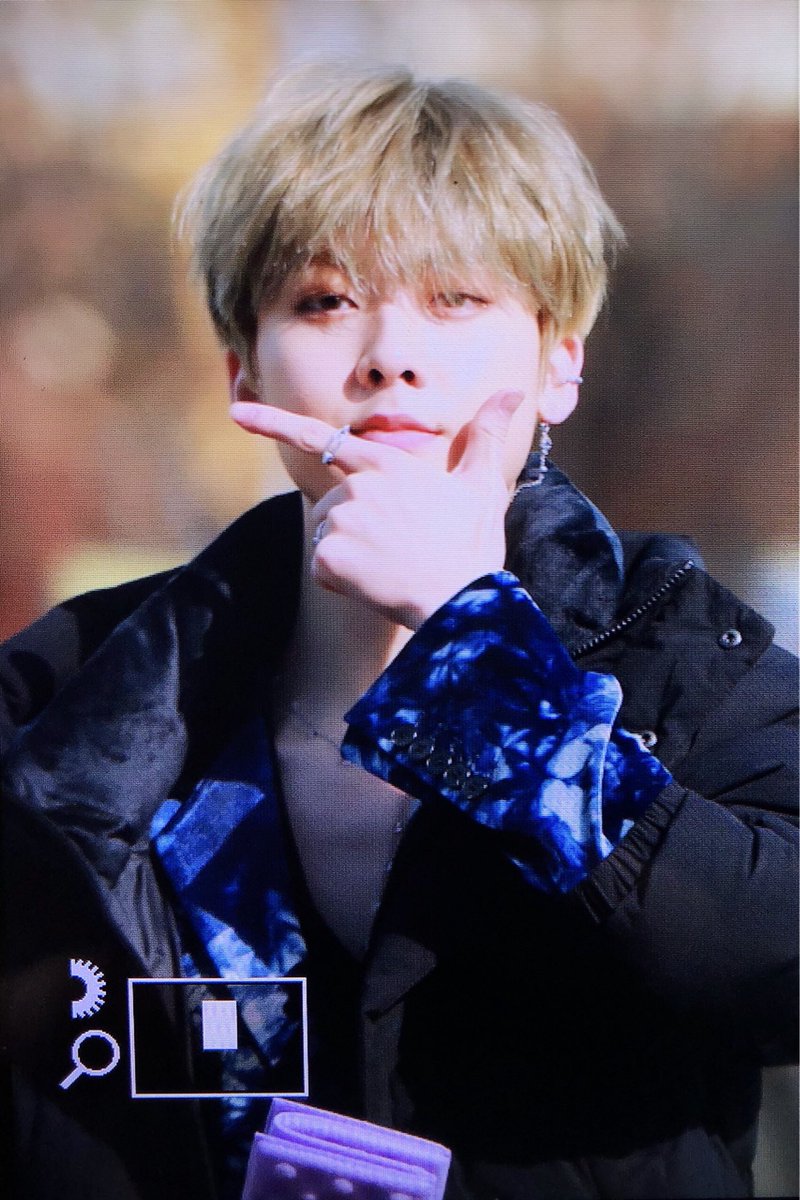 melodic_canto's tweet photo. 191123
#아스트로 #ASTRO #윤산하 #산하 @offclASTRO 
우리산하 오랜만에 봐서 진짜 조앙~~
🤔💜 https://t.co/CnQp8p6vYM
