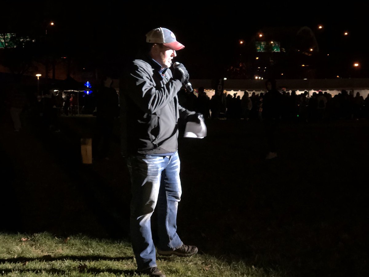 Y108Pittsburgh's tweet photo. What a great night at #SantaSpectacular!! π https://t.co/TuMmOZ6Rfy