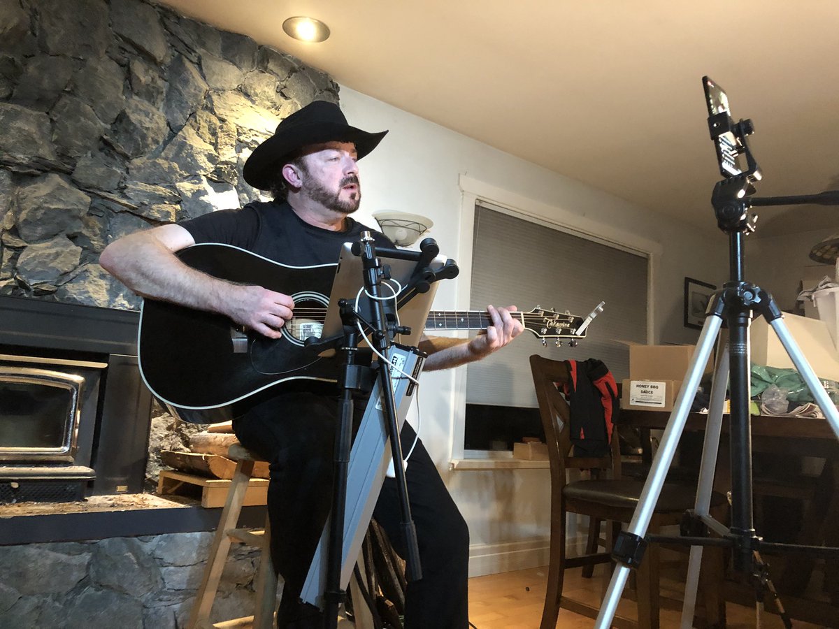 MontgomCounty's tweet photo. I'm streaming on Facebook! Go check it out over at "Wayne Montgomery and Montgomery County"! https://t.co/1VeLRQ89Zw