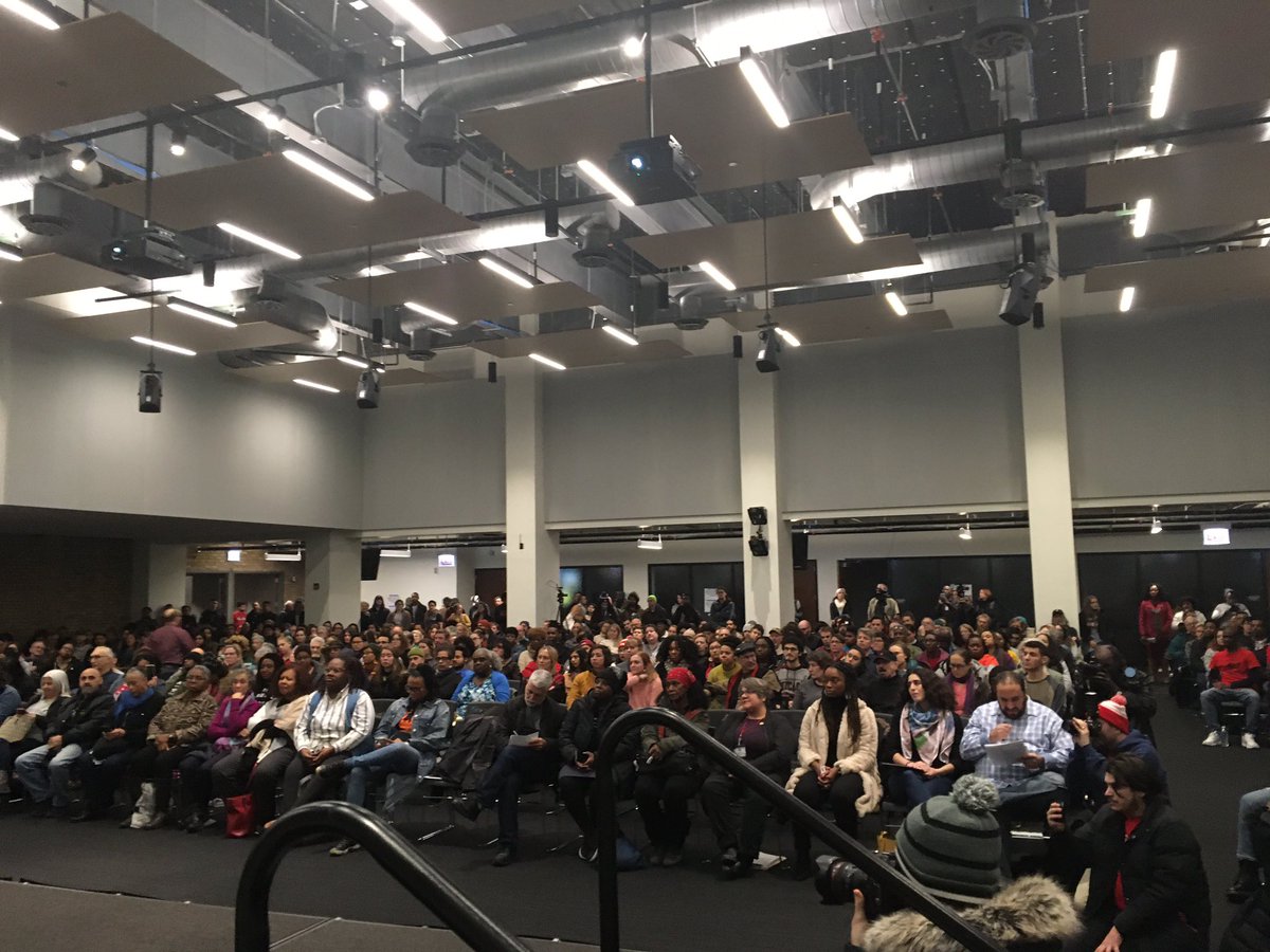 lunarech0s's tweet image. I can’t emcee and live tweet so I’m late to this #RefoundingNAARPR party. But look at this crowd! Diverse, energized, ready to #FreeThemAll! ✊🏿✊🏽✊🏾