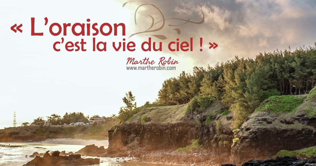 Marthe_Robin's tweet photo. « L’oraison, c’est la vie du ciel ! 
Ds le ciel, les anges et les saints vivent ds un intime commerce d’amitié avec Dieu ; ils voient Dieu, ils l’aiment, ils ne se lassent pas de le voir, de l’aimer et de lui exprimer leur amour...Ils sont ds 1 oraison continuelle. »
#MartheRobin https://t.co/ILbM78AHJD