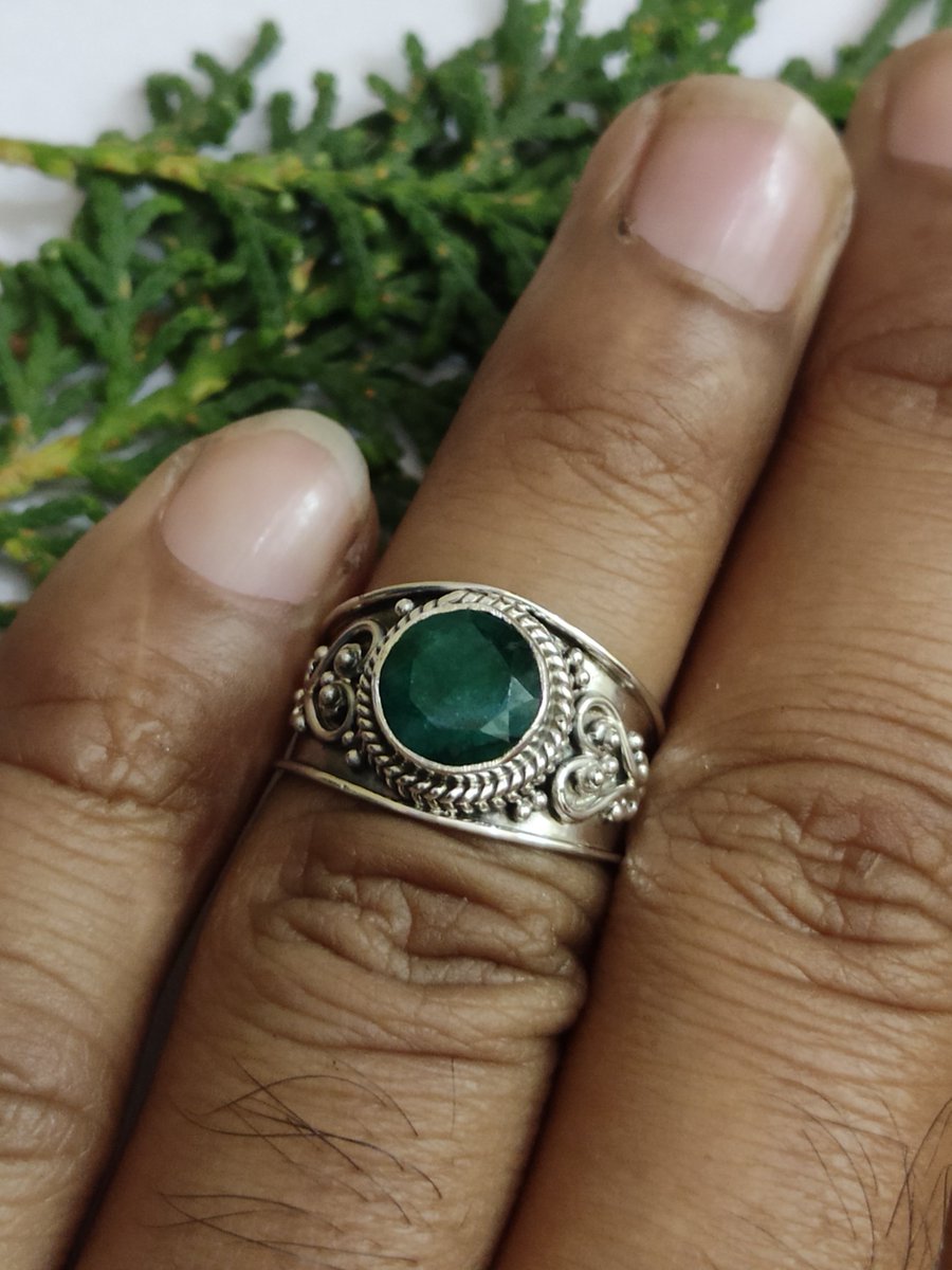 gemstonejewelr3's tweet image. Emerald Ring In 925 Sterling Silver 

925 Sterling Silver Ring, Emerald Jewelry,Handmade Ring,May Birthstone Ring
buy at👉ebay.com/itm/3728503309…

#emeraldring #widebandring #emeraldjewelry #925sterlingsilverpendant #ring #maybirthday #weddingring #giftforher #greengemring #gift