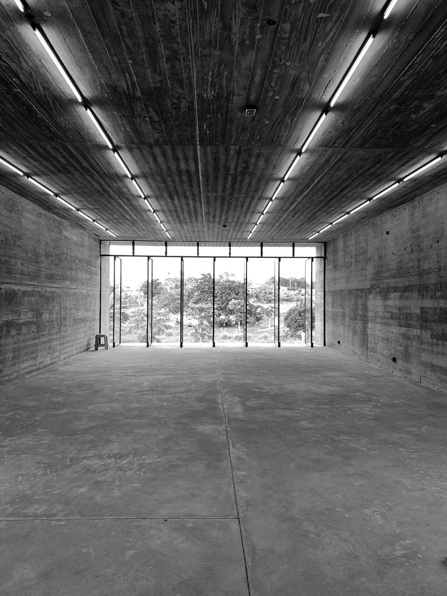 AccraCulture's tweet photo. #Accra people, @InfoNubuke's new arts space is as beautiful on the inside as it's striking on the outside. Don't miss their opening: a retrospective of photography legend @jamesbarnor's work: Sat 23rd Nov (today!) - 11.00am. East Legon
#233Events #photographyexhibition #Nubuke https://t.co/K8kYddJnOj