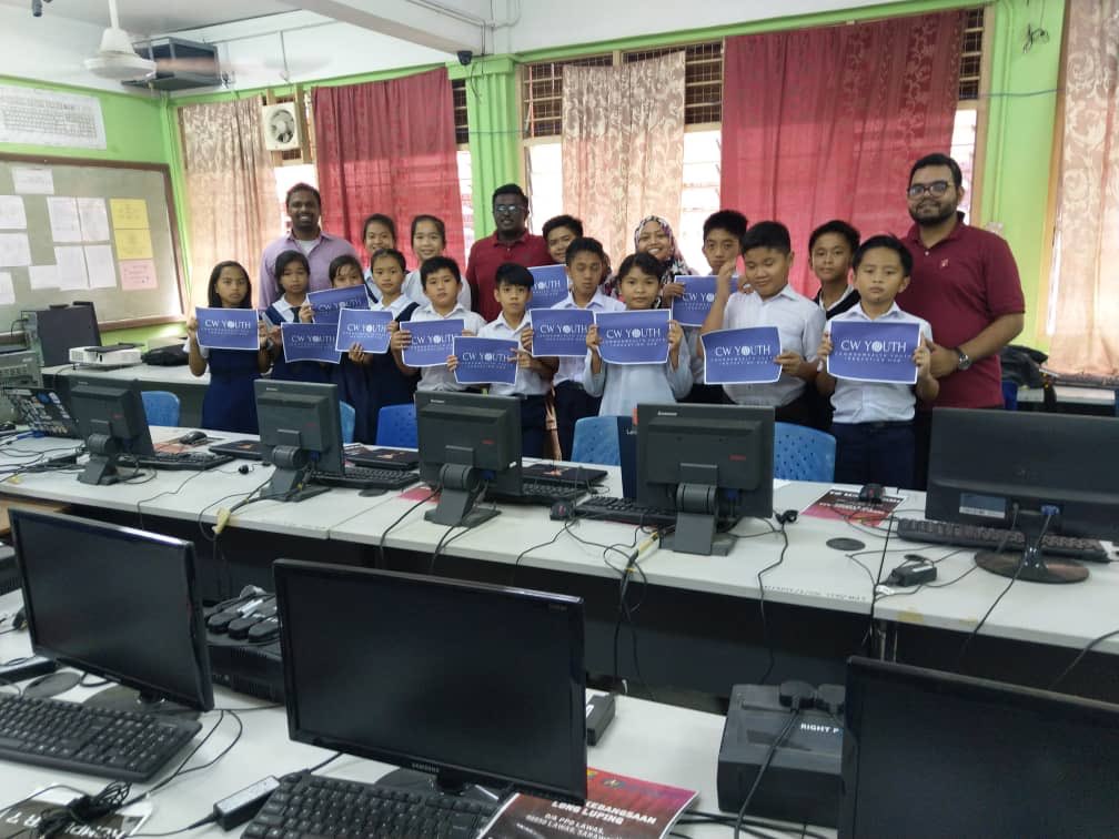 Kishva's tweet photo. @CWYouthHub marked #ChildrensDay2019 by launching our #CWCoders initiative in the rural areas of #Sarawak &amp; #Sabah Malaysia! #CWCoders builds capacities of 7-12 year olds in the areas of #coding &amp; #digital #literacy with aim to bridge the education divide! #SDG4 #InclusionMatters https://t.co/beqCX2Mbd6