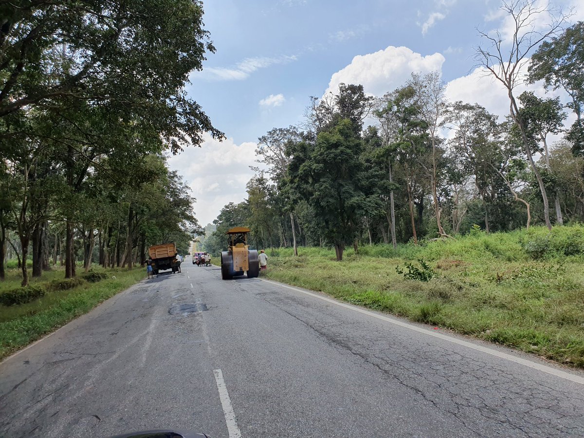 Anechowkur Gate to Gonikoppa repair started.Quick response by <a href="/mepratap/">Prathap Simha</a> like always.Actions speak loudest@KodaguConnect <a href="/KodaguSave/">Save Kodagu</a> <a href="/ShammiCB/">Shammi Chendanda</a> <a href="/BJP4Karnataka/">BJP Karnataka</a>