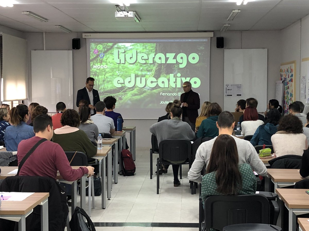 dgafprofesorado's tweet photo. Curso de Desarrollo de Función Directiva en @cpmariadeavila. @yofmp y @educamoscorazon imparten formación sobre Liderazgo Educativo. Enseñando a transformar. Habilidades para futuros directores y directoras.@evasangomez @AnaBelenL @tonimartinez24 @gustarcef https://t.co/OKhl7Iz8bk