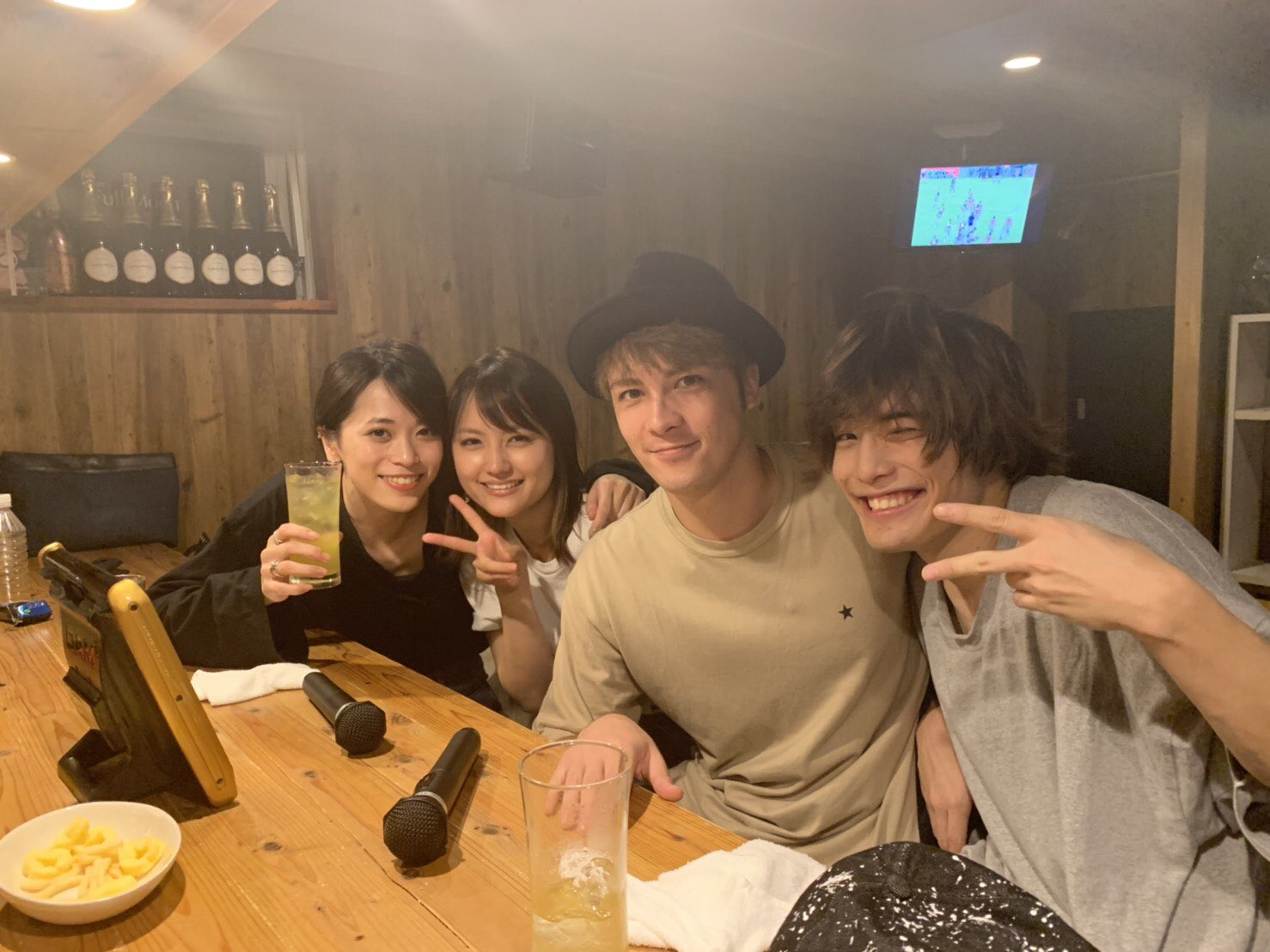 土屋シオン この時 志保ちゃんから結婚そろそろかなーとは聞いていたのですが わーーー 嬉しいなぁ いつか 子宝に恵まれたらあれだね アマゾンズだね