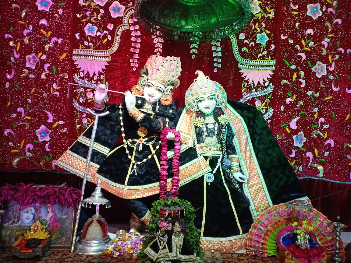 DN_Thakur_Ji's tweet photo. "जिस पल आपको यह पता चल जायेगा कि ईश्वर आपके भीतर है। उस पल से आपको प्रत्येक व्यक्ति में ईश्वर की छवि नजर आने लगेगी" ~ स्वामी विवेकानंद https://t.co/hJjvVqRYoH