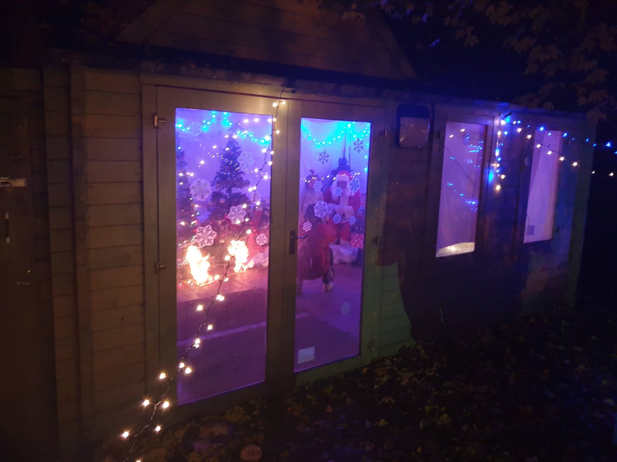 PtaScotch's tweet photo. That was the BEST Xmas Fayre to have as my last! All who helped were completely amazing &amp; it went down really well with everyone! I would call that a success! We had so many volunteers ❤ I appreciate every single one of you, you're all amazing and made it go so smoothly. 🎄🎄 https://t.co/8XWAShQIYH