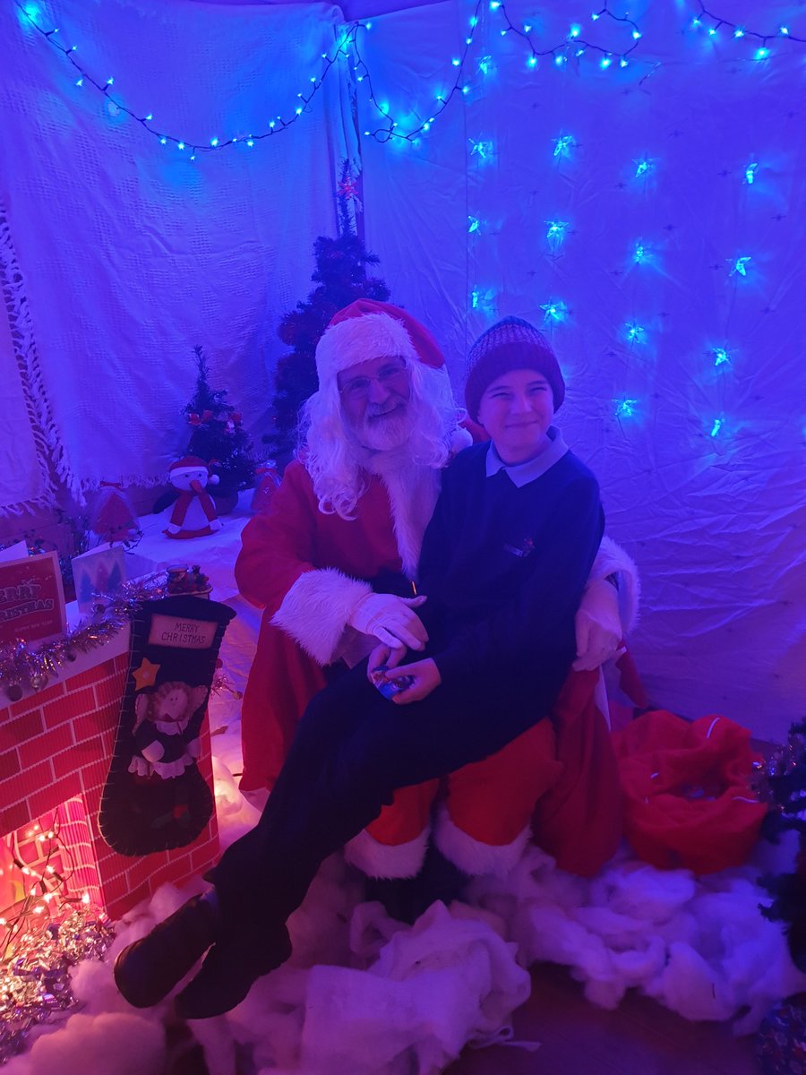 PtaScotch's tweet photo. That was the BEST Xmas Fayre to have as my last! All who helped were completely amazing &amp; it went down really well with everyone! I would call that a success! We had so many volunteers ❤ I appreciate every single one of you, you're all amazing and made it go so smoothly. 🎄🎄 https://t.co/8XWAShQIYH