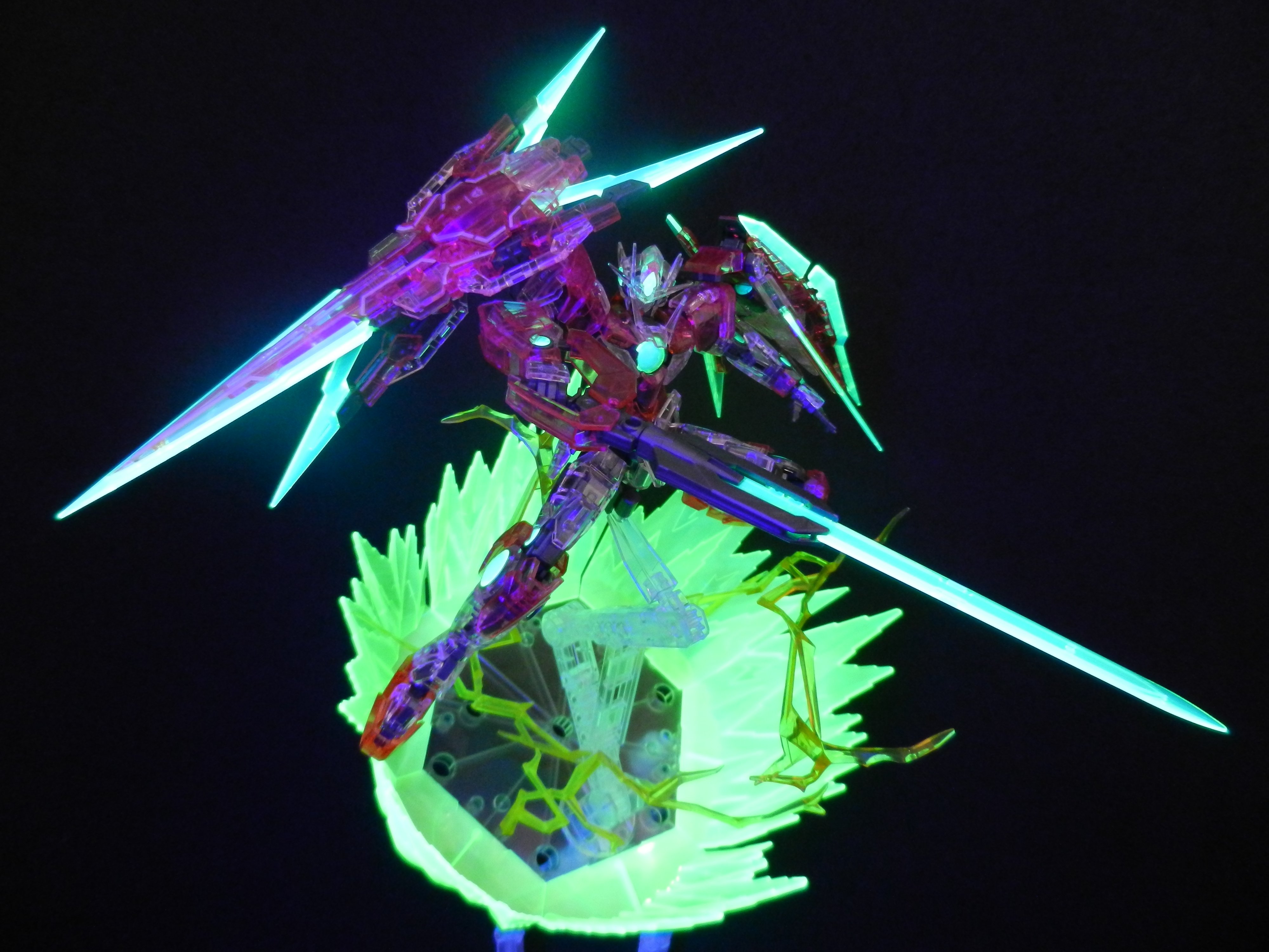 ガンダムベース限定 RG ダブルオークアンタ クリアカラー/トランザムクリア RG 1/144 ガンダムベース限定 ダブルオークアンタ フル