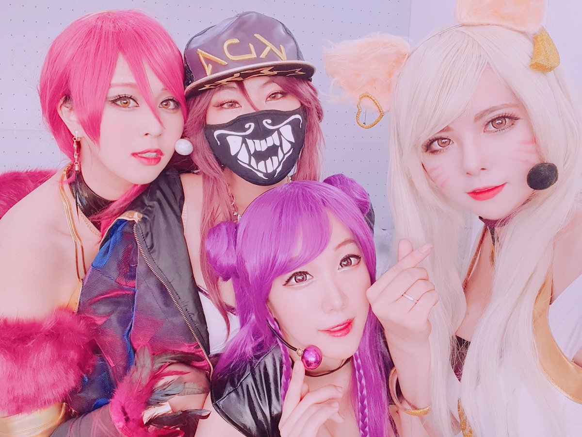 cosplay_seul's tweet photo. 일러스트 따라하기😁 ㅋㅋ~
비슷하면 RT~💕
.
.
아리:@pinkraspberry7 
아칼리:@Vevoveria 
카이사:@cosplay_seul 
이블린:@lanha01 

#롤 #kda #리그오브레전드 #LOL #LeagueOfLegends https://t.co/gYAjpv5DuS