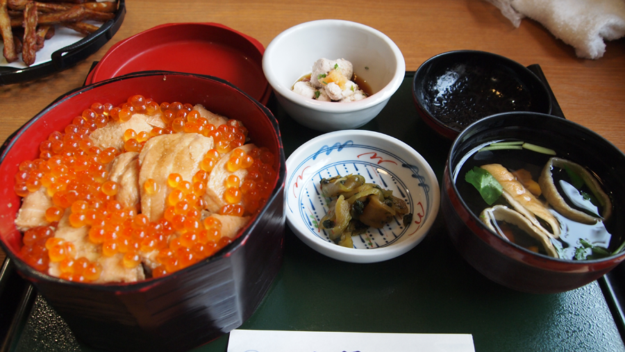 本日は宮城グルメDay!!
絶品はらこ飯を食べて、牛タンラー油買って帰宅～♪♪ 