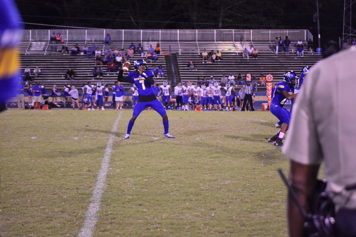 kanovaaaa's tweet image. After a 4 long years playing varsity with three different head coaches and changing positions from WR to CB to QB I just want to thank the man above for letting me play this game I love and I want to thank @RaasaanH @CoachRossCouch #7OUT💙