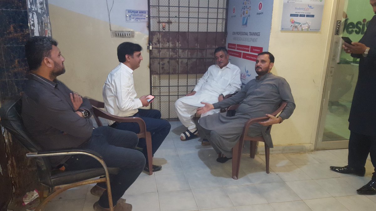 GulchptPSP's tweet photo. چیئرمین پاک سرزمین پارٹی سید مصطفیٰ کمال نے ڈسٹرکٹ ایسٹ ریزیڈنٹ  کمیٹی کے دفتر کا افتتاح کیا اور عوام سے خطاب بھی کیا، اس موقع پر صدر انیس قائمخانی پی ایس پی کی مرکزی قیادت اور ڈسٹرکٹ ایسٹ ریزیڈنٹ کمیٹی کے انچارج سید فرحان انصاری  سمیت دیگر ذمہ داران بھی موجود
@PSPPakistan https://t.co/xjaoM3Rghv