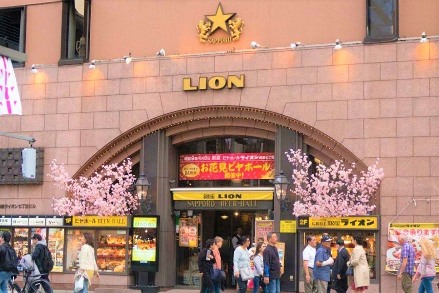 AllJapanTours's tweet photo. Getting tired of eating #Japanesefood everyday? #Ginza has every #cuisine imaginable, including this take on a German #BeerHall! Read more on our #TravelBlog.
https://t.co/zwDvXs2zVX
https://t.co/Oo9C8eUP7K
#JapanTravel #JapanTours #Japan #JapanBlog #EatinginJapan https://t.co/PvBiPq7Tmd
