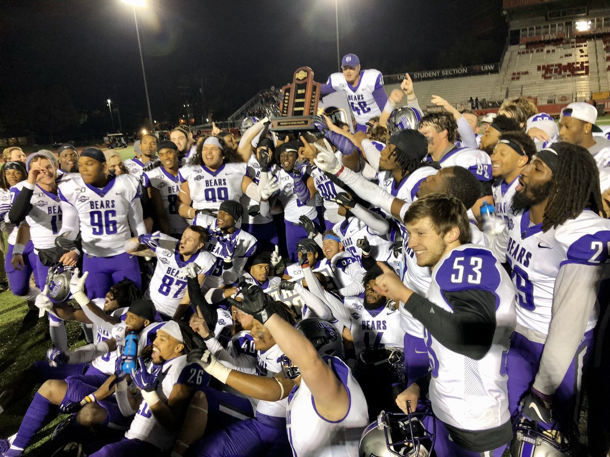 teamDogsHouse's tweet image. Congrats to @ucafootball on the 2019 Southland championship!! Ready for the FCS postseason! Go Bears!! #bearclawsup