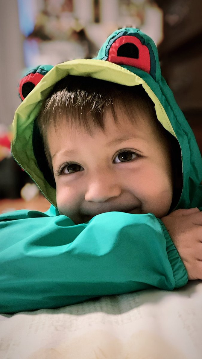 GeezHillary's tweet photo. My nugget getting big on me https://t.co/n9eYmdGXAP