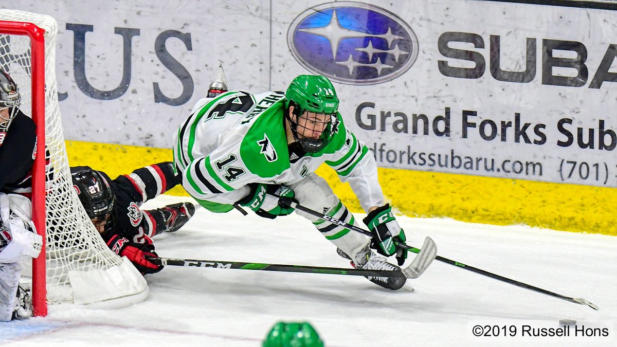 russhons's tweet photo. The winning streak continues for @UNDmhockey with a 4-2 win over St. Cloud State in @TheNCHC play at @TheREA #UNDproud Here is my photo album -> https://t.co/4Wr1EfK5dE https://t.co/EFBSjk0ANM