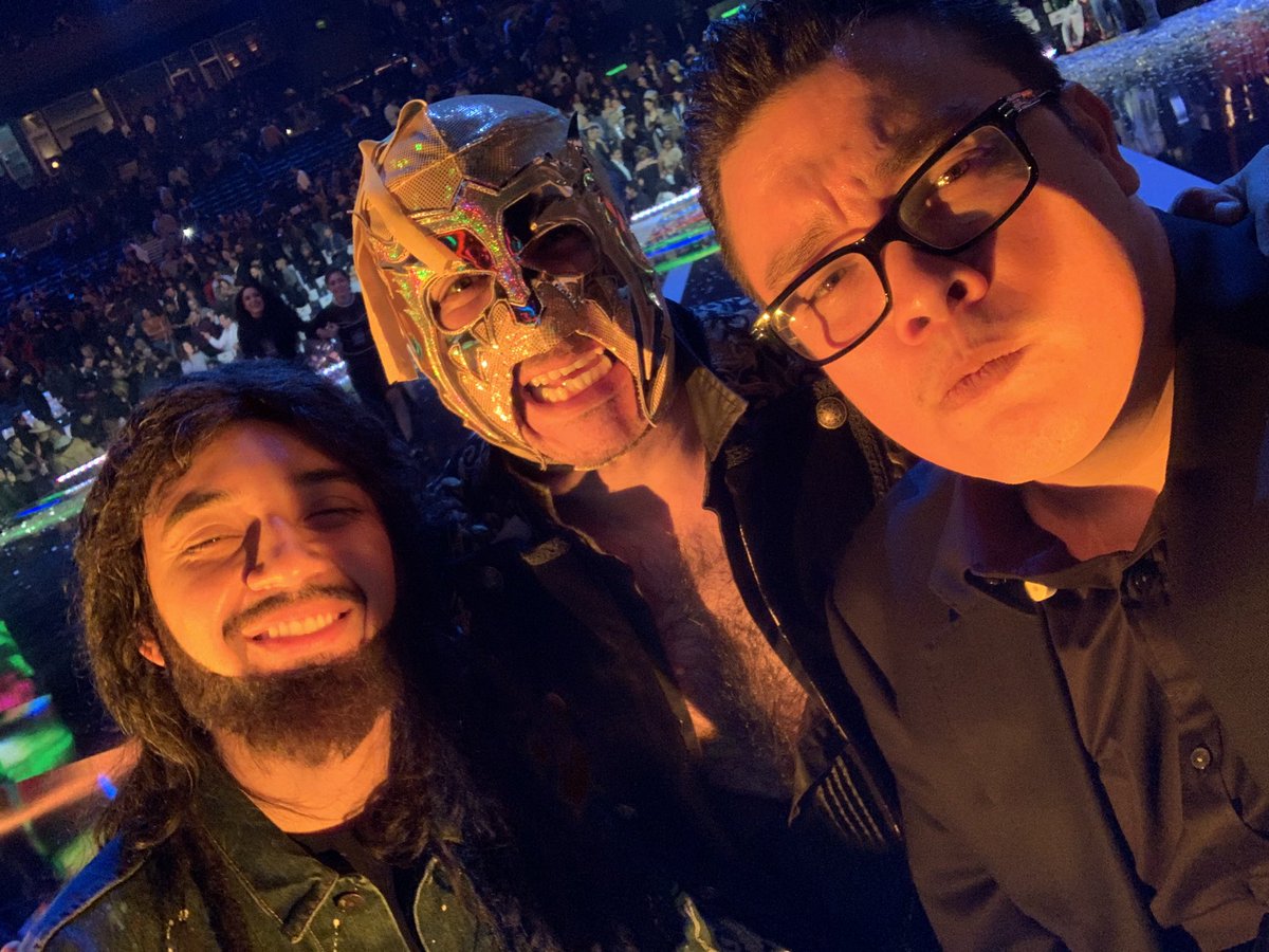 BernieCalc's tweet image. @LokilloFlorez @ESCORPIONGOLDEN @franco_esca
Que pinches guapos la neta, jajaja. No la verdad ni como ayudarlos pero Dios se los compenso con talento muncho talento. Peluche en el estuche, obvio si, obvio si.