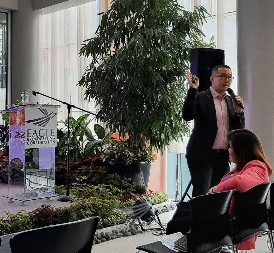 eaglebroadcast's tweet photo. Vince Rodriguez , Category head, small and micro business of PLDT, talks about
"Igniting the Filipino Dream" at the "EBC Open House and Trade Fair" on Saturday, Nov. 23, 2019. #EBCOpenHouse https://t.co/WE5fz1nXt6