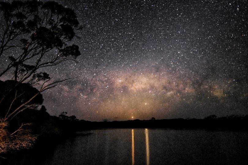 7NewsAdelaide's tweet photo. South Australia looking beautiful this time of year at Kangaroo Island. @TimNoonan7 will have the latest 7-day weather forecast in 7NEWS at 6pm. Send your weather videos or photos to 7NEWS Adelaide: https://t.co/GG2U0GK89j. Photo Credit: Mark Wade. #7NEWS https://t.co/V9aQFp8K8A