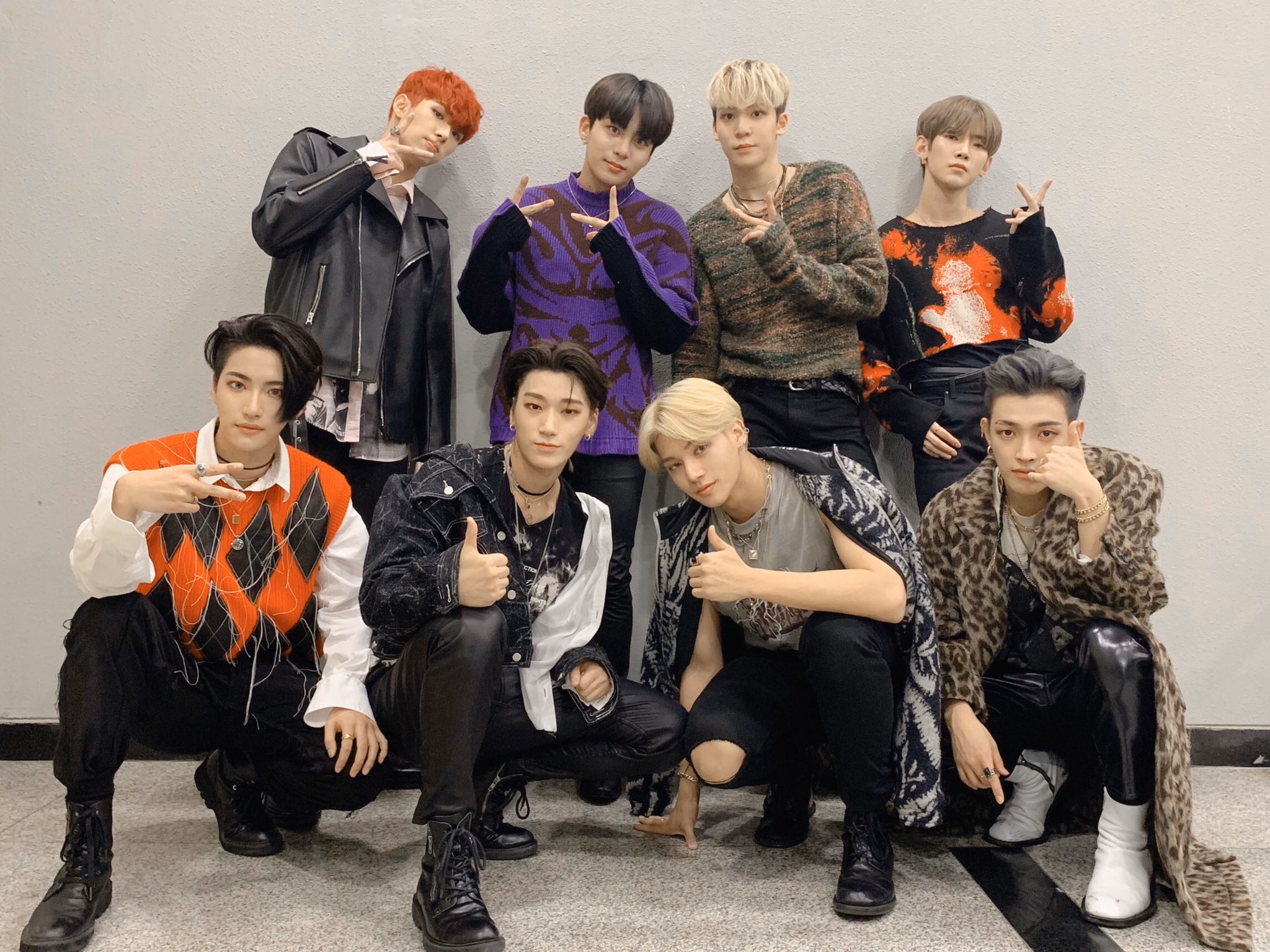 ateez ユノ ヨサン サン ミンギ ウヨン ジョンホ セット 画像・写真 | ATEEZ、黒のスーツ姿でファンを魅了 グリーン