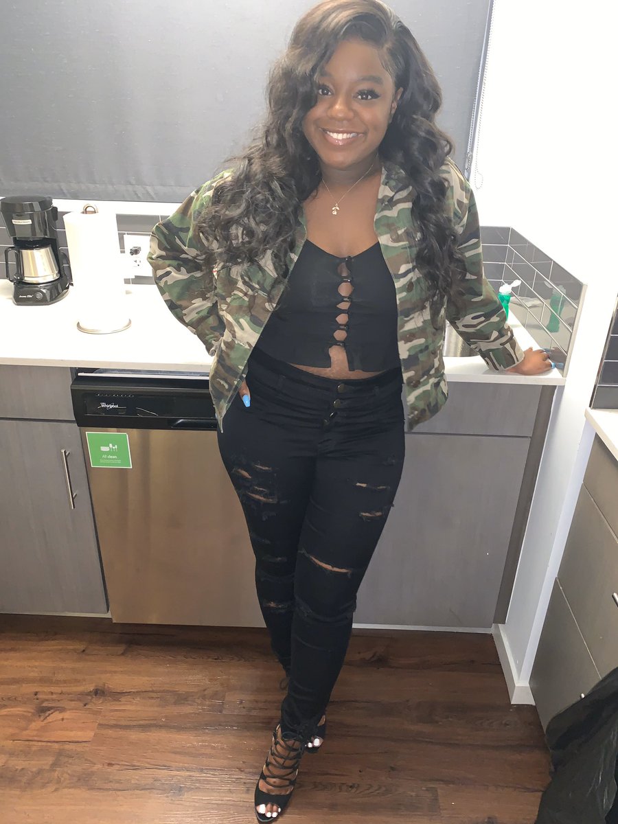 Shy_Monee17's tweet photo. Big boy diamond he like the way I be vibin’ 🥵 https://t.co/u4Tnwn68WU