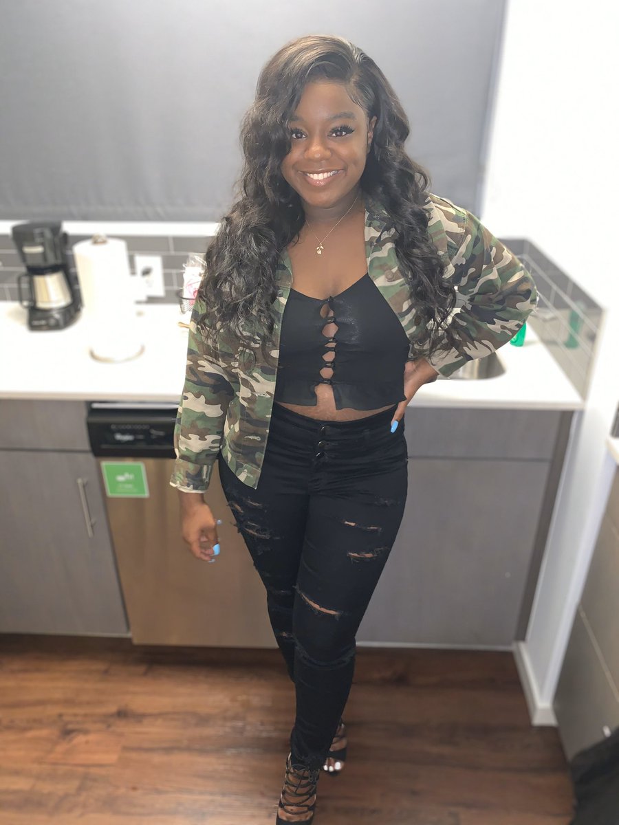 Shy_Monee17's tweet photo. Big boy diamond he like the way I be vibin’ 🥵 https://t.co/u4Tnwn68WU