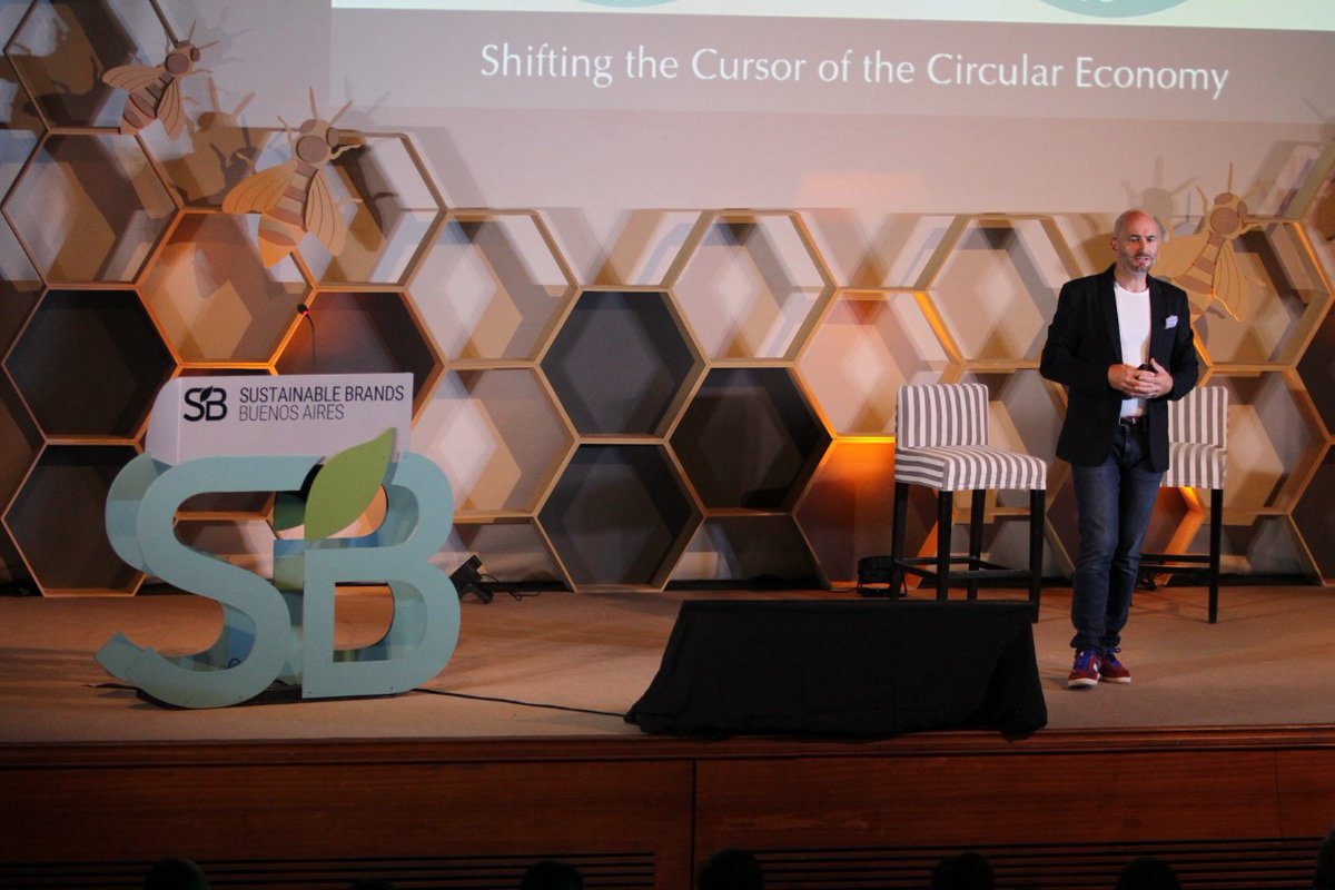 CircHumanSphere's tweet image. &quot;We have this unique opportunity to shift things around by redesigning an economy that is at the service of all of us, humans &amp;amp; non-humans alike.
To achieve this we should become the most regenerative species of all!&quot;
Video: youtu.be/efOzy_O0hAE 
@AlexLemille
#CircHumansphere