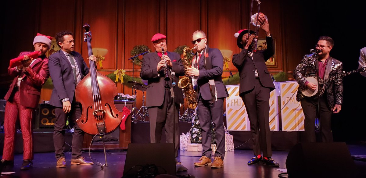 prroblin's tweet photo. @scottbradlee @PMJofficial Loved the show! https://t.co/gsRjoTrdaj