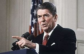 AlternateHist1's tweet photo. #tweetfromalternatehistory #whatif #IranContra leads to #impeachment of #RonaldReagan and election of #Dukakis 1986 #OnThisDay in #alternatehistory #FawnHall caught smuggling documents out of National Security Council offices to #OliverNorth #olieNorth https://t.co/FkF0HhgkcH https://t.co/GHQF7EslHj